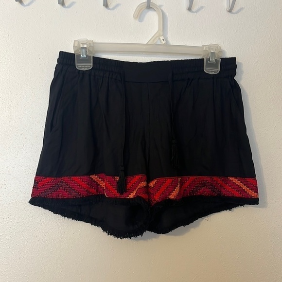 𝅺NWT Ella Moss Black and Red Boho Shorts Size XS - Picture 1 of 6